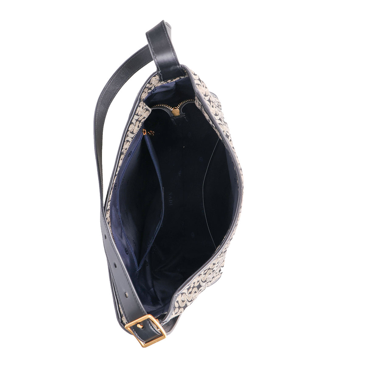 All-match, fashionable and classic SD monogram Hobo bag, available for single-shoulder or crossbody carrying. 