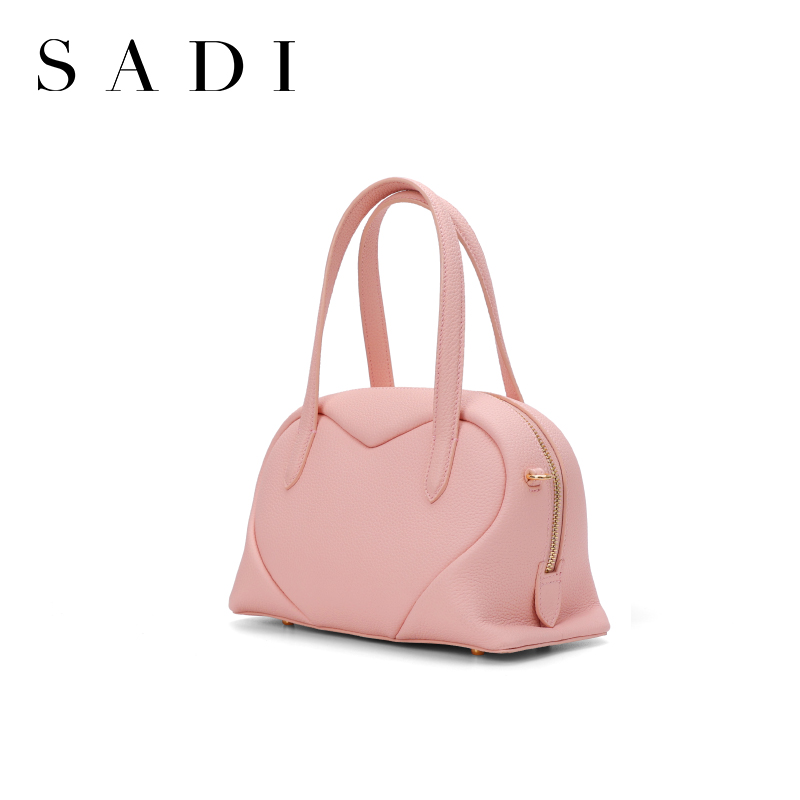 New all-match love-themed bag, a classic and fashionable single-shoulder crossbody bag for ladies. 