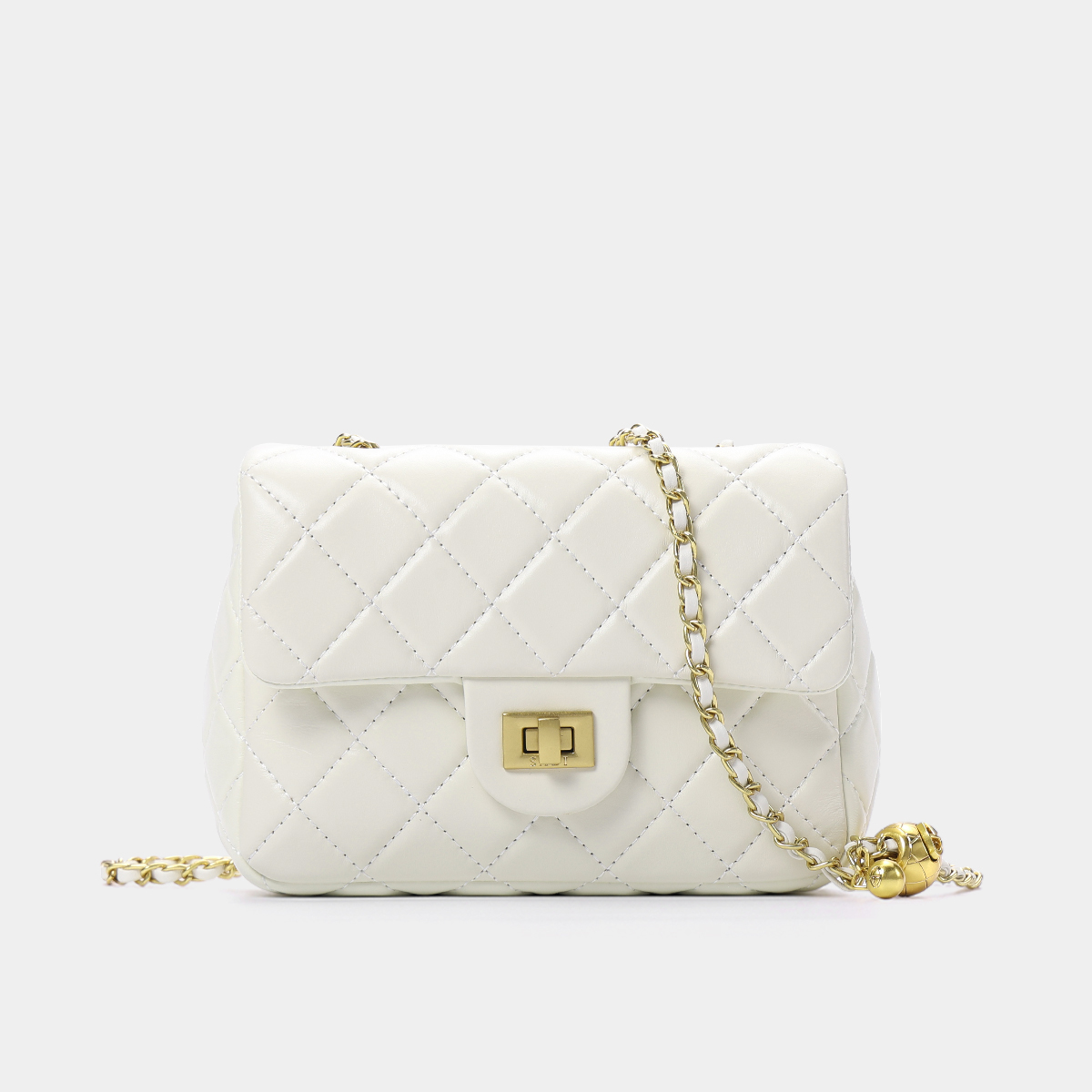 Ladies' single-shoulder crossbody bag with rhombus lattice and chain and small golden balls, which is fashionable and all-match.  