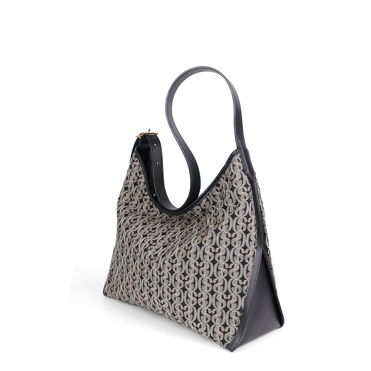All-match, fashionable and classic SD monogram Hobo bag, available for single-shoulder or crossbody carrying. 