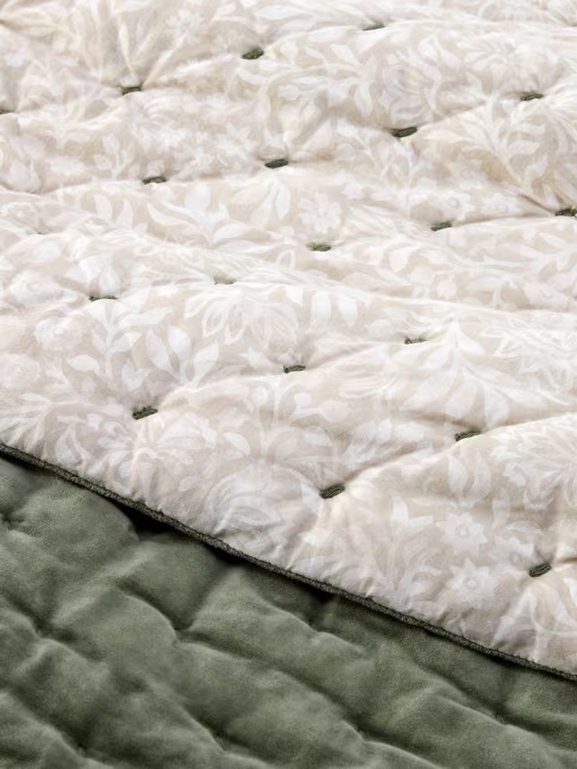 Hidcote Quilted Bedspread, Myrtle Green