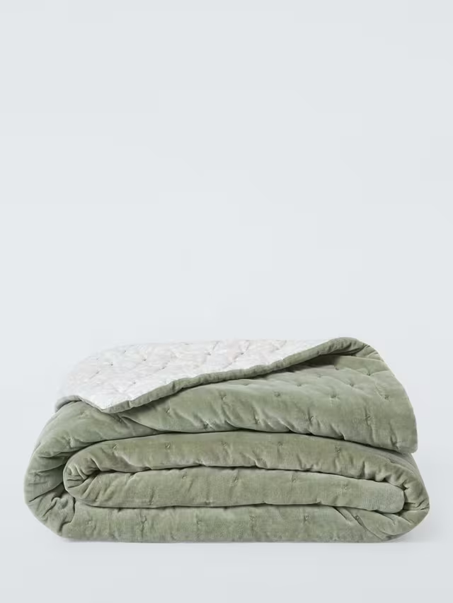 Hidcote Quilted Bedspread, Myrtle Green