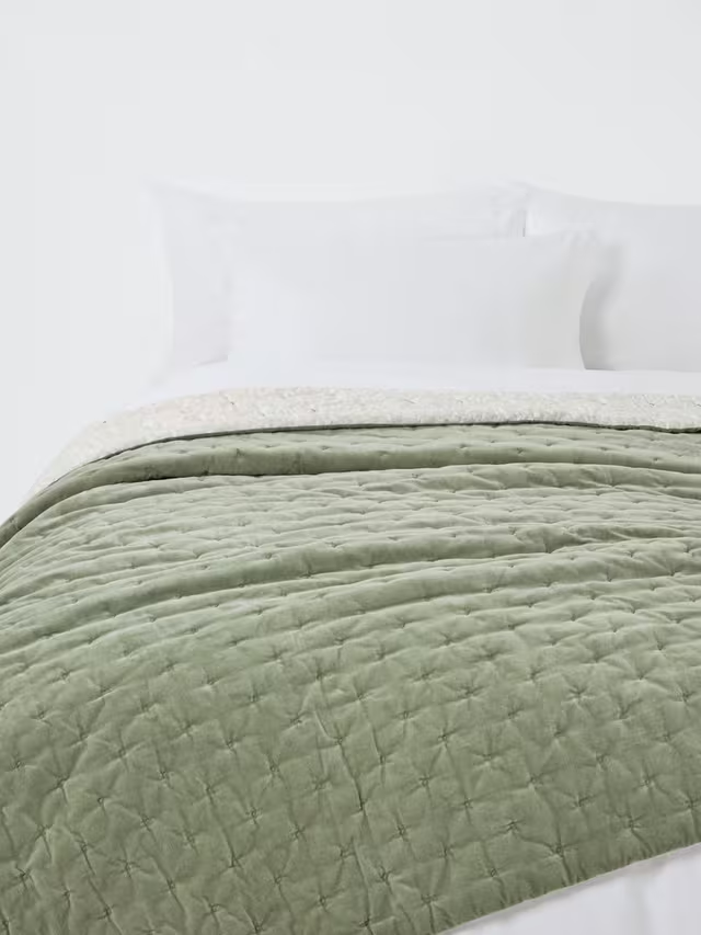 Hidcote Quilted Bedspread, Myrtle Green