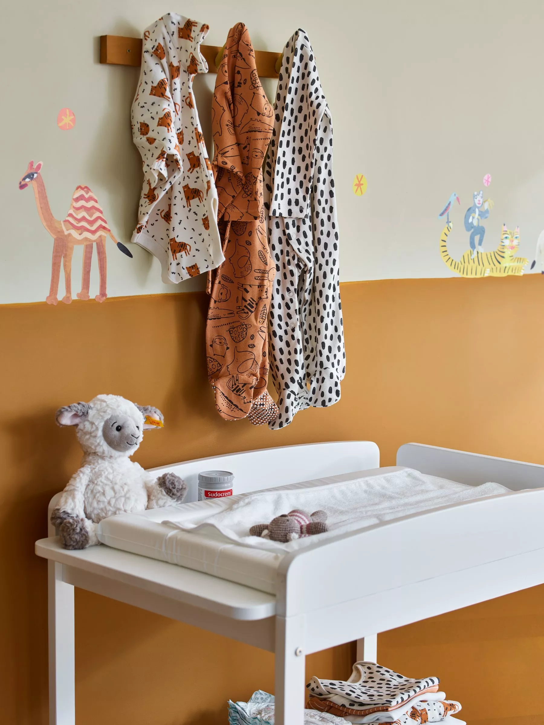 Soft Cuddly Friends Lita Lamb