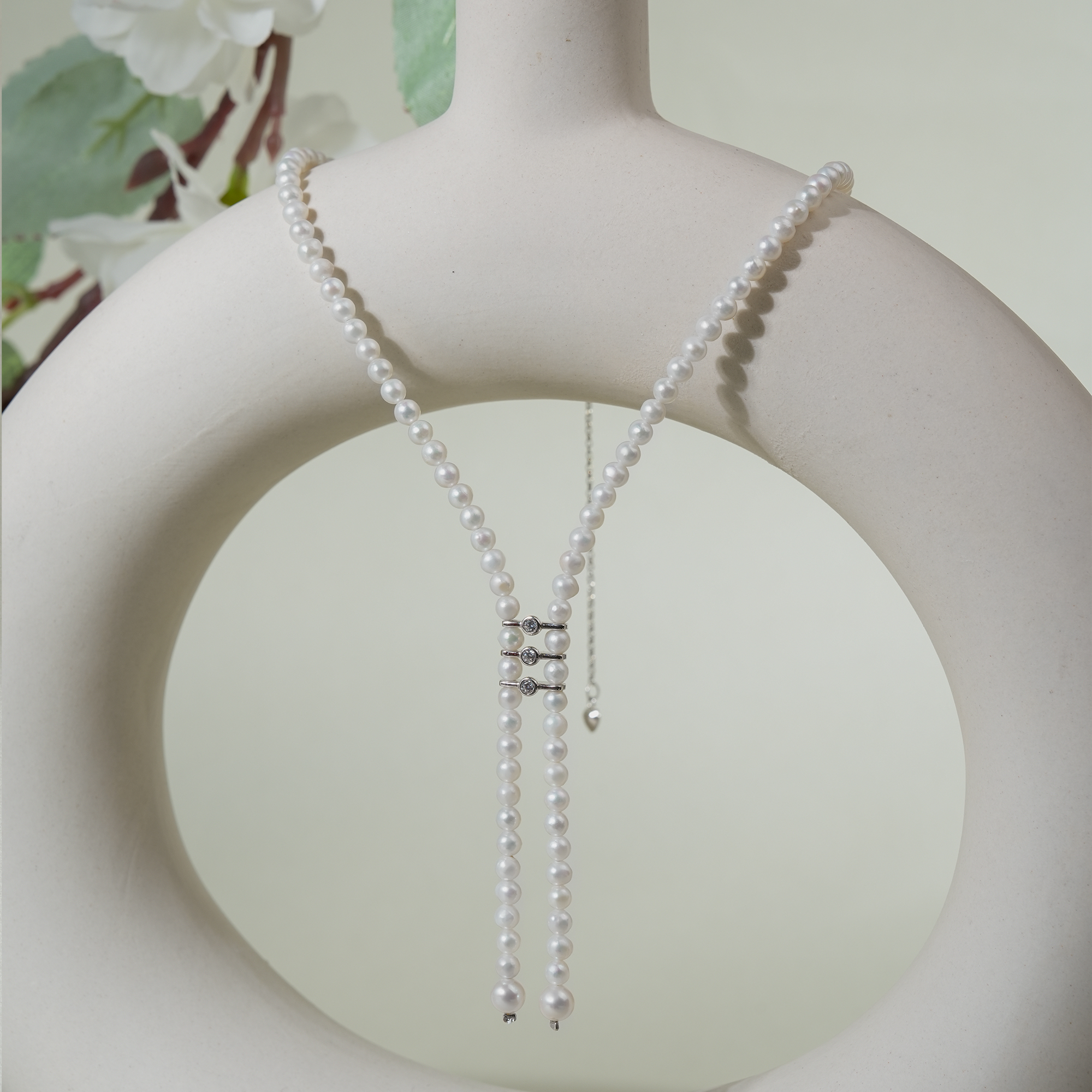 A561 pearl strand necklace