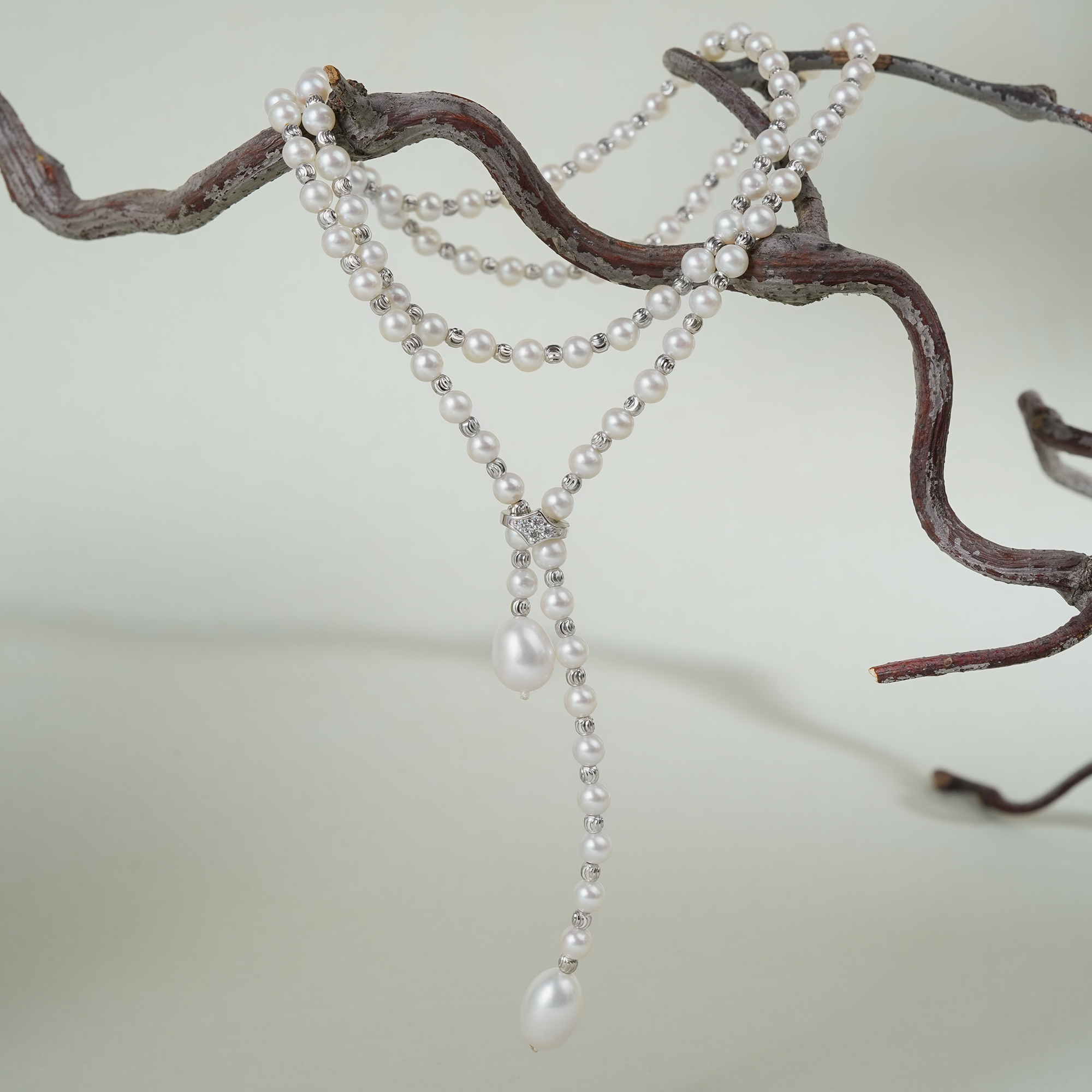 A567 pearl strand necklace
