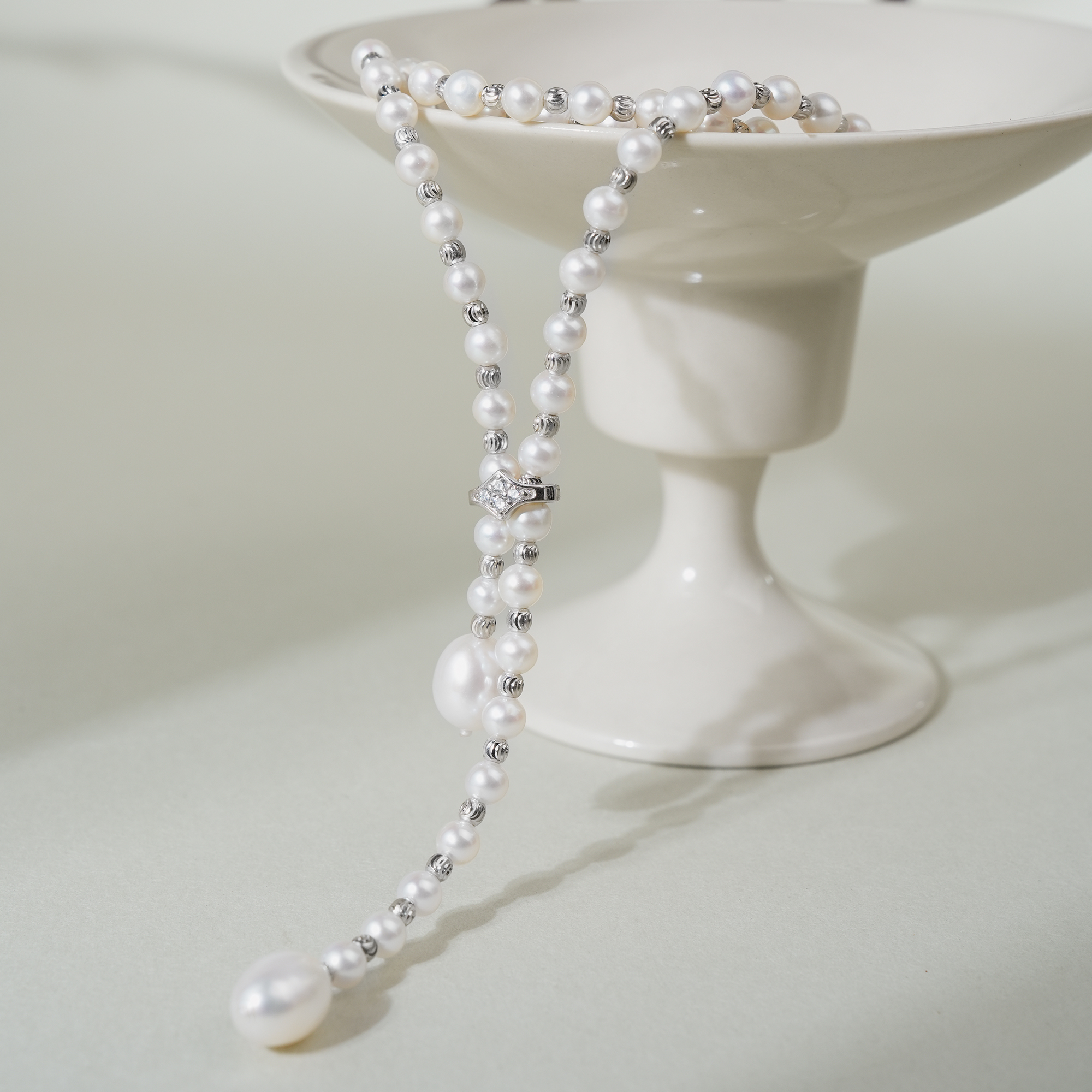 A567 pearl strand necklace