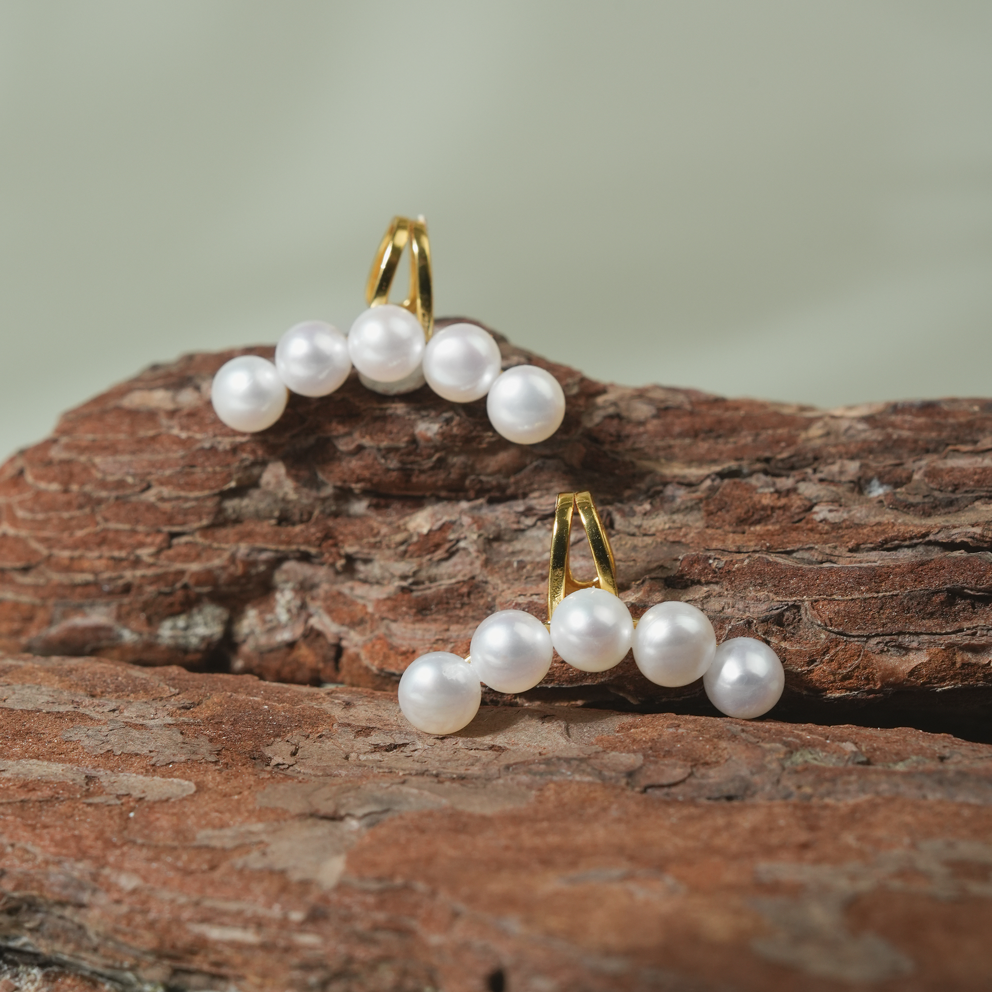 E130 pearl earrings