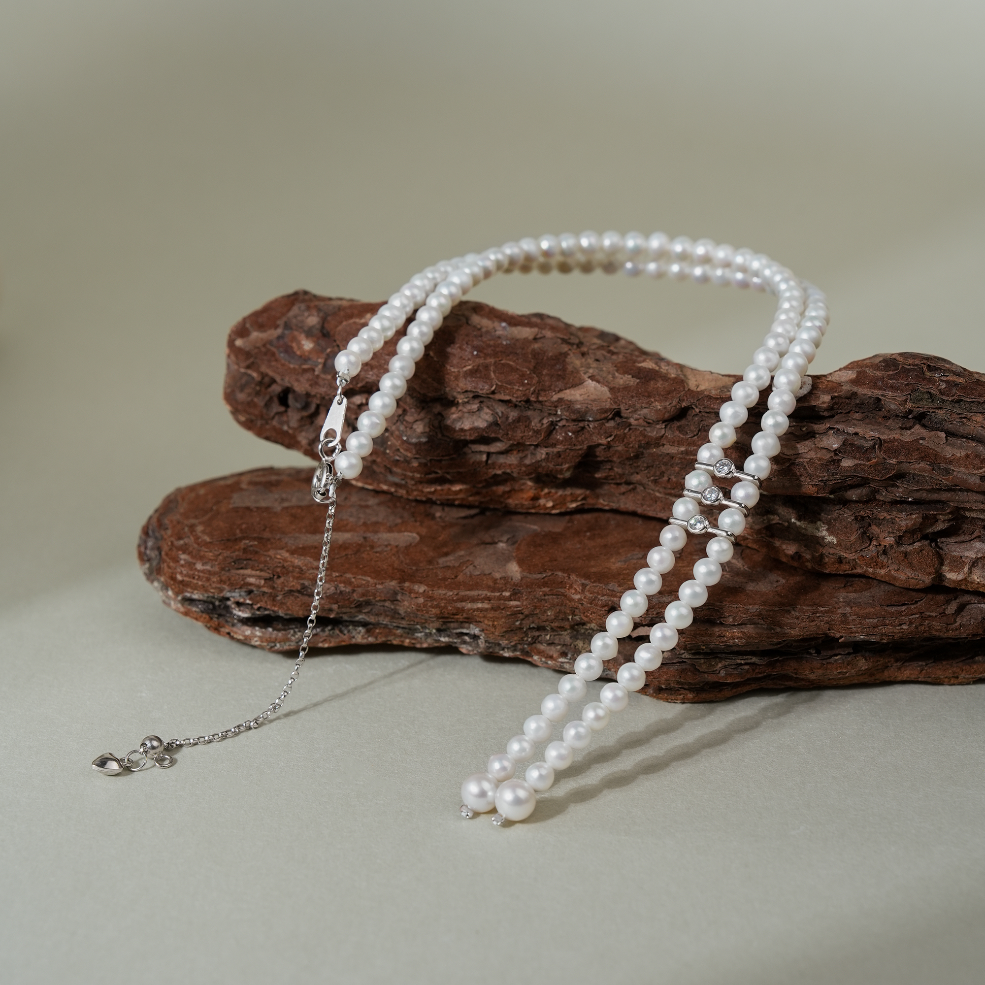 A561 pearl strand necklace