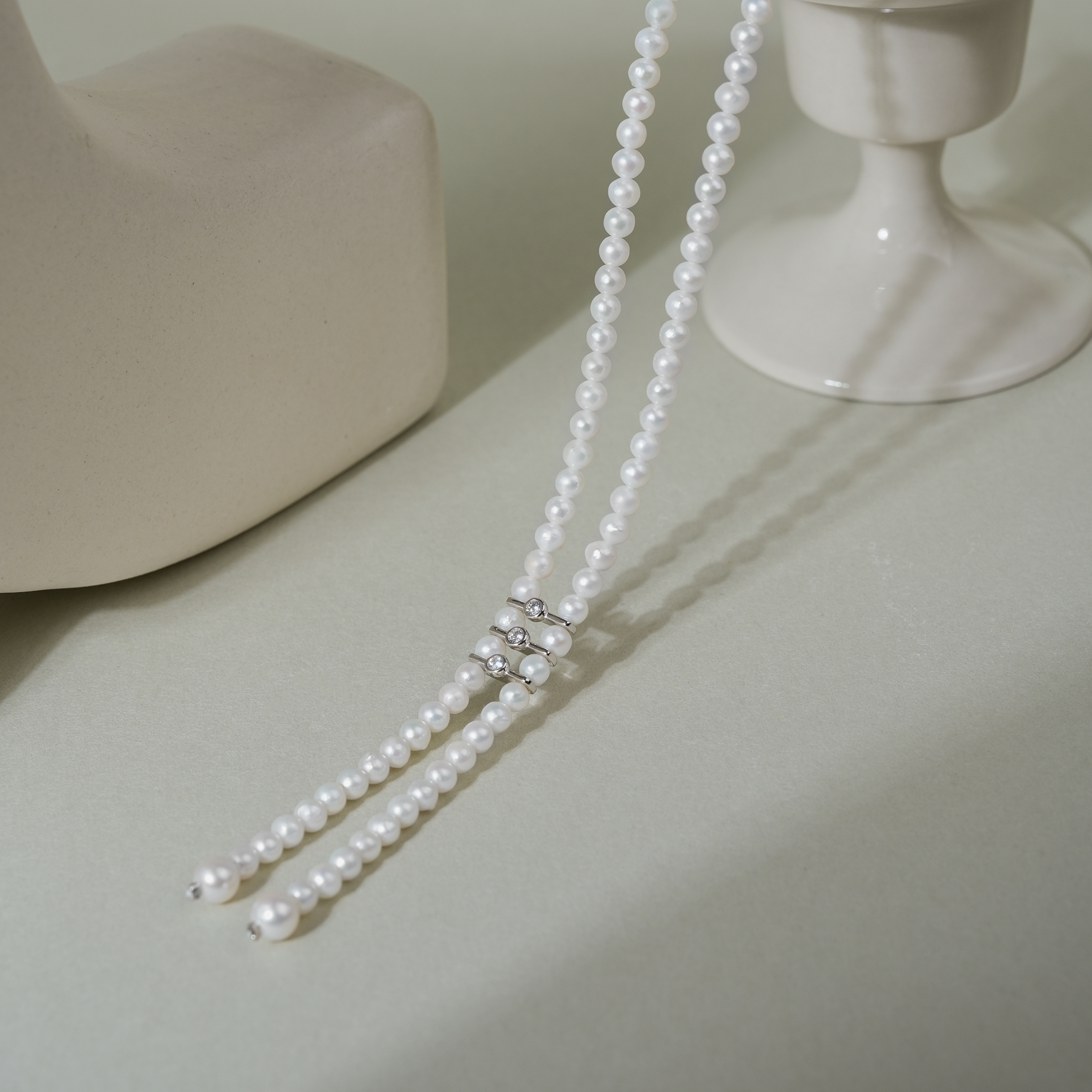A561 pearl strand necklace