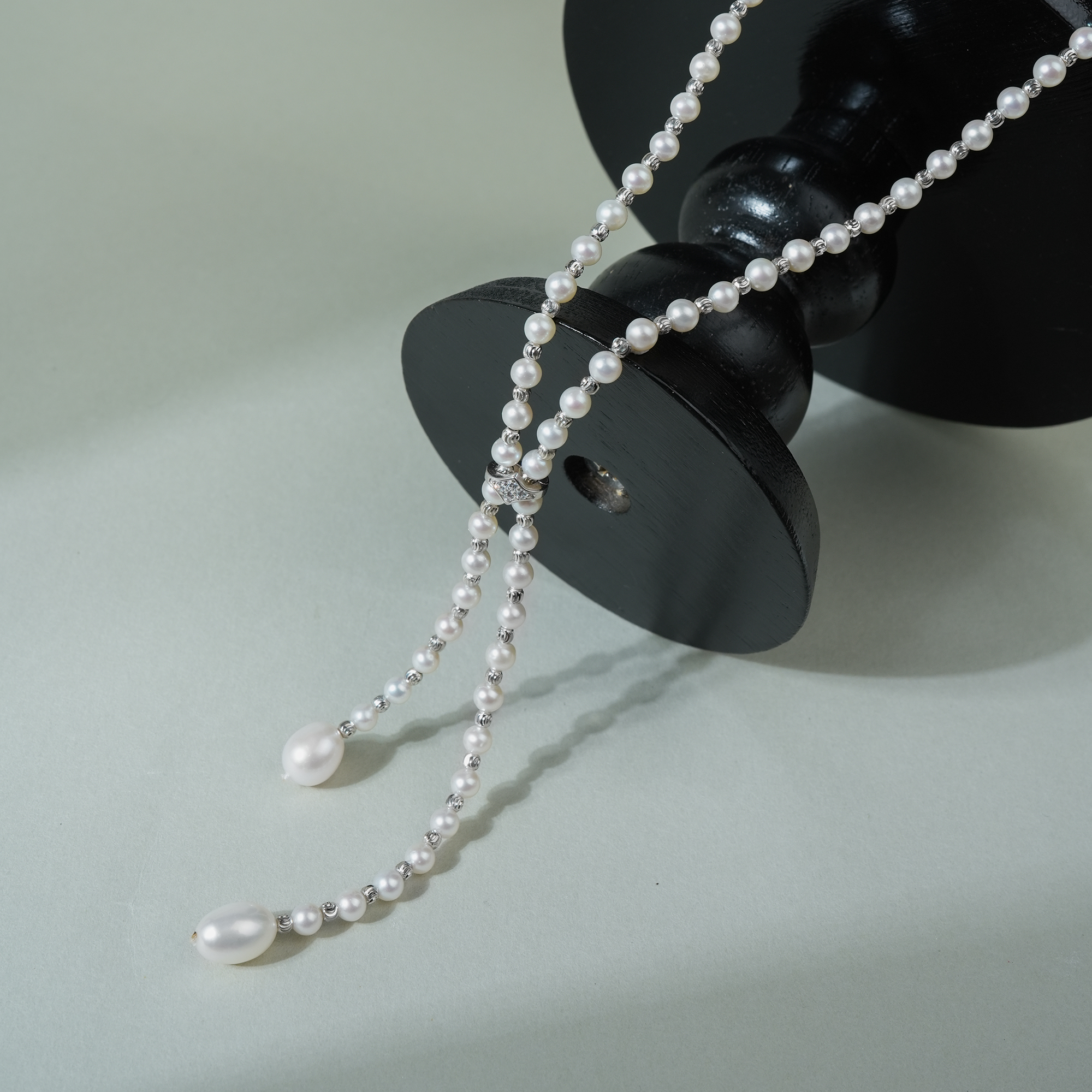 A567 pearl strand necklace