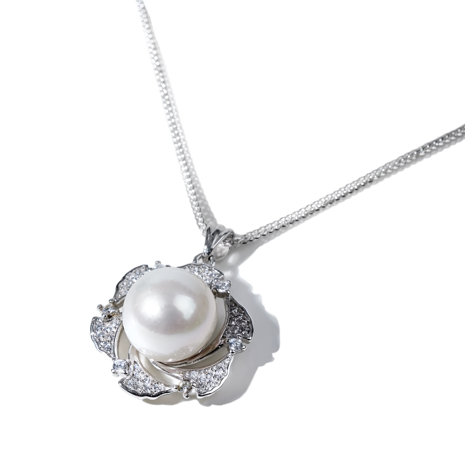 B19 pearl pendant necklace