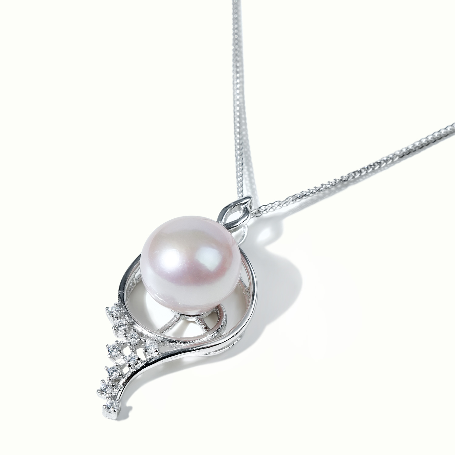 B30 pearl pendant necklace
