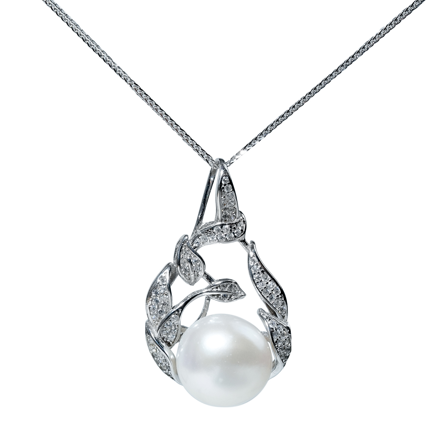 B32 pearl pendant necklace