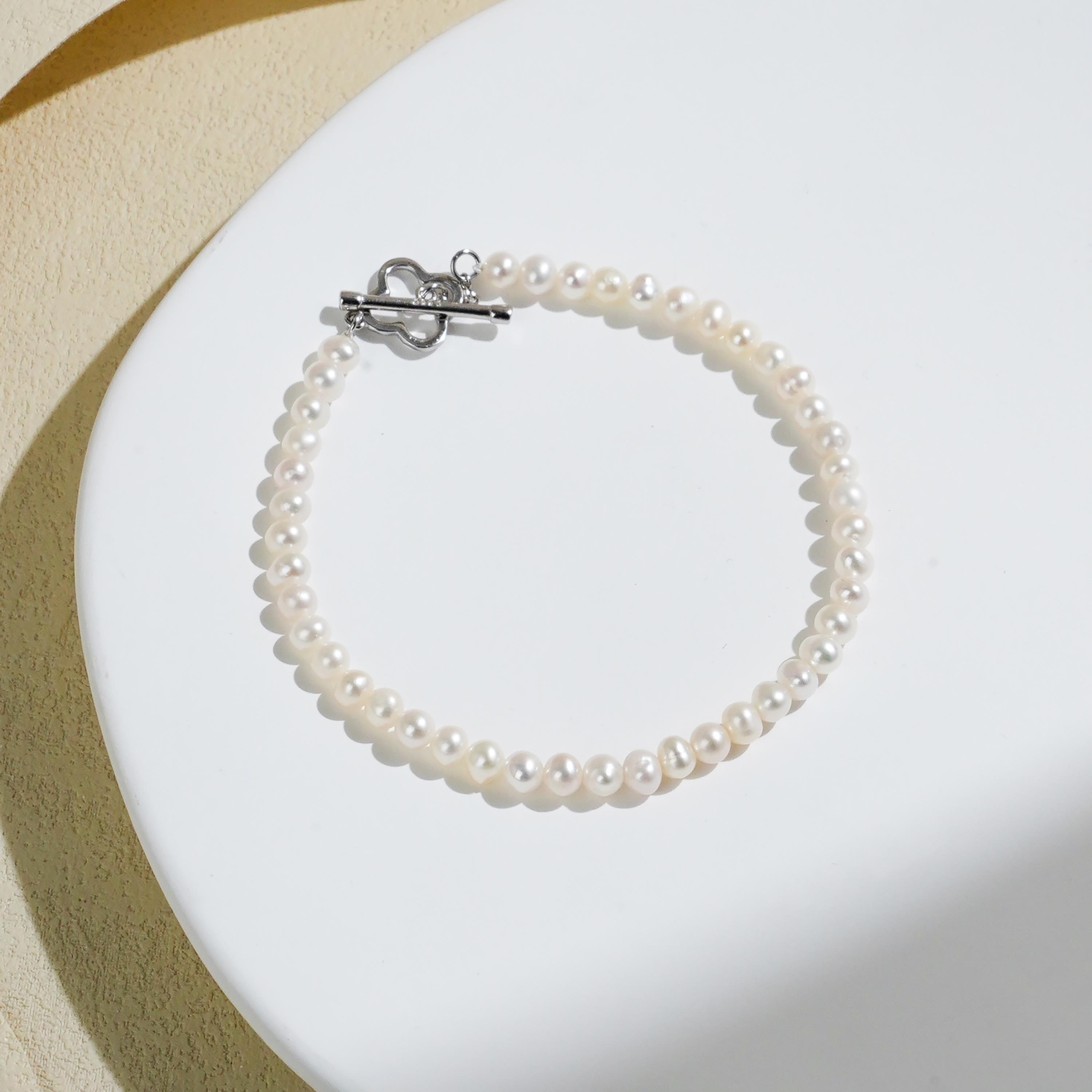 C28 Clover Pearl bracelet fresh water pearls