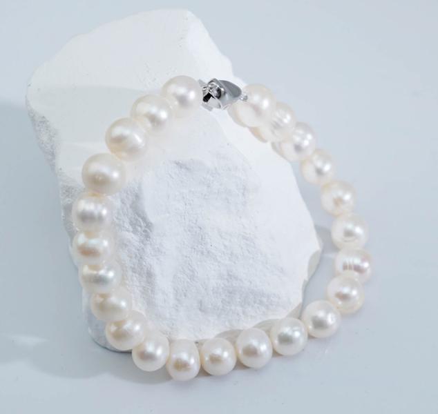 Ivory 8-9mm Pearl bracelet fresh water pearls