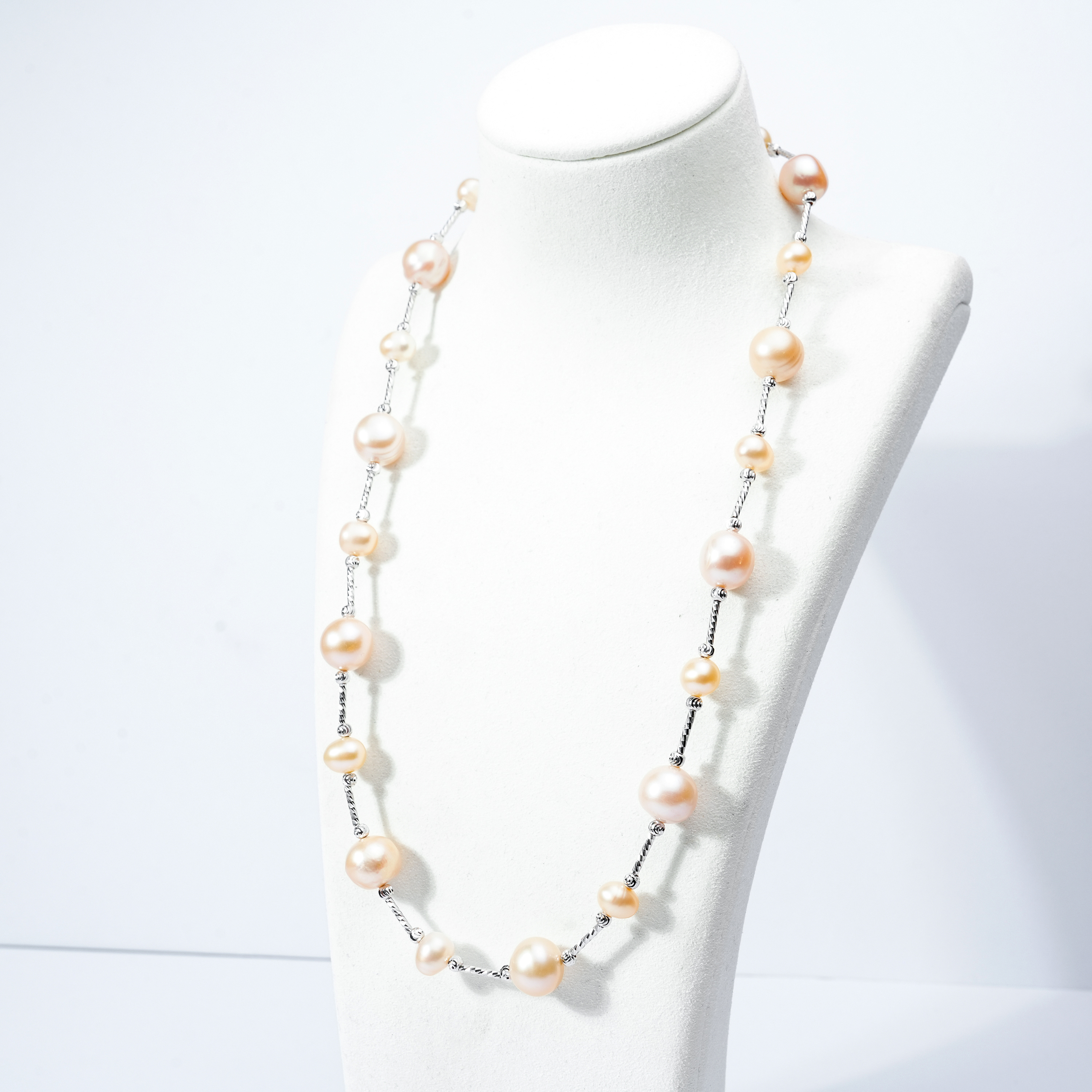 M216-47 Nature Fresh Water Pearl Necklace
