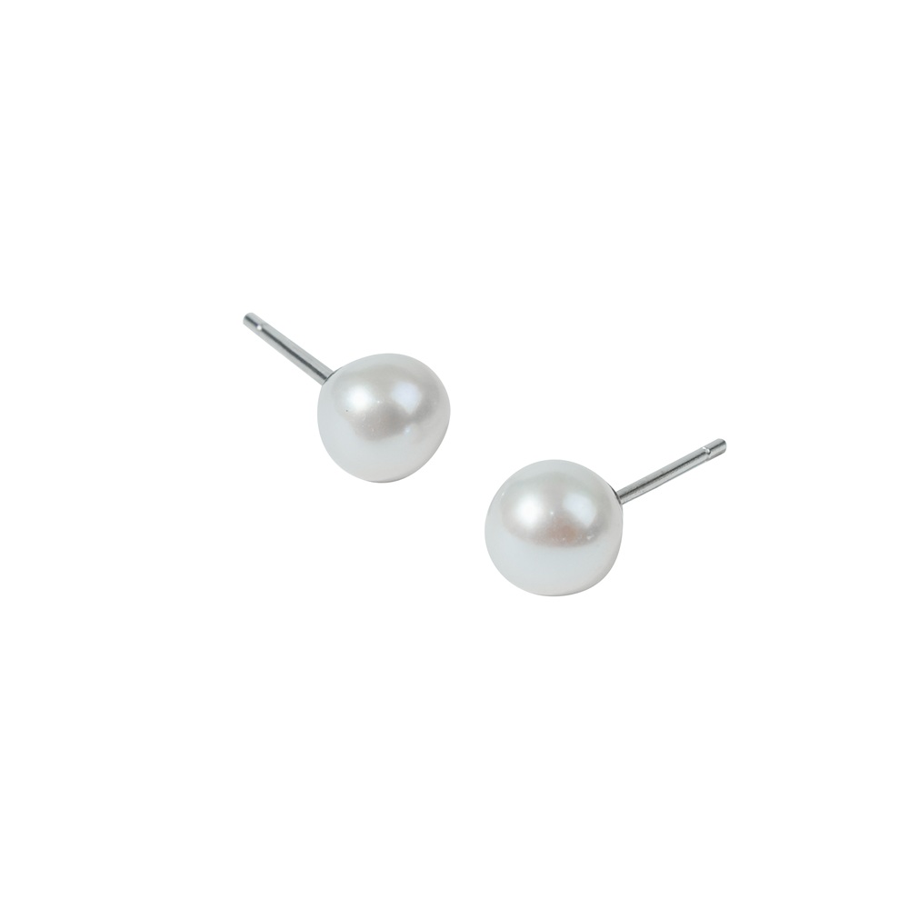 E111 pearl earrings