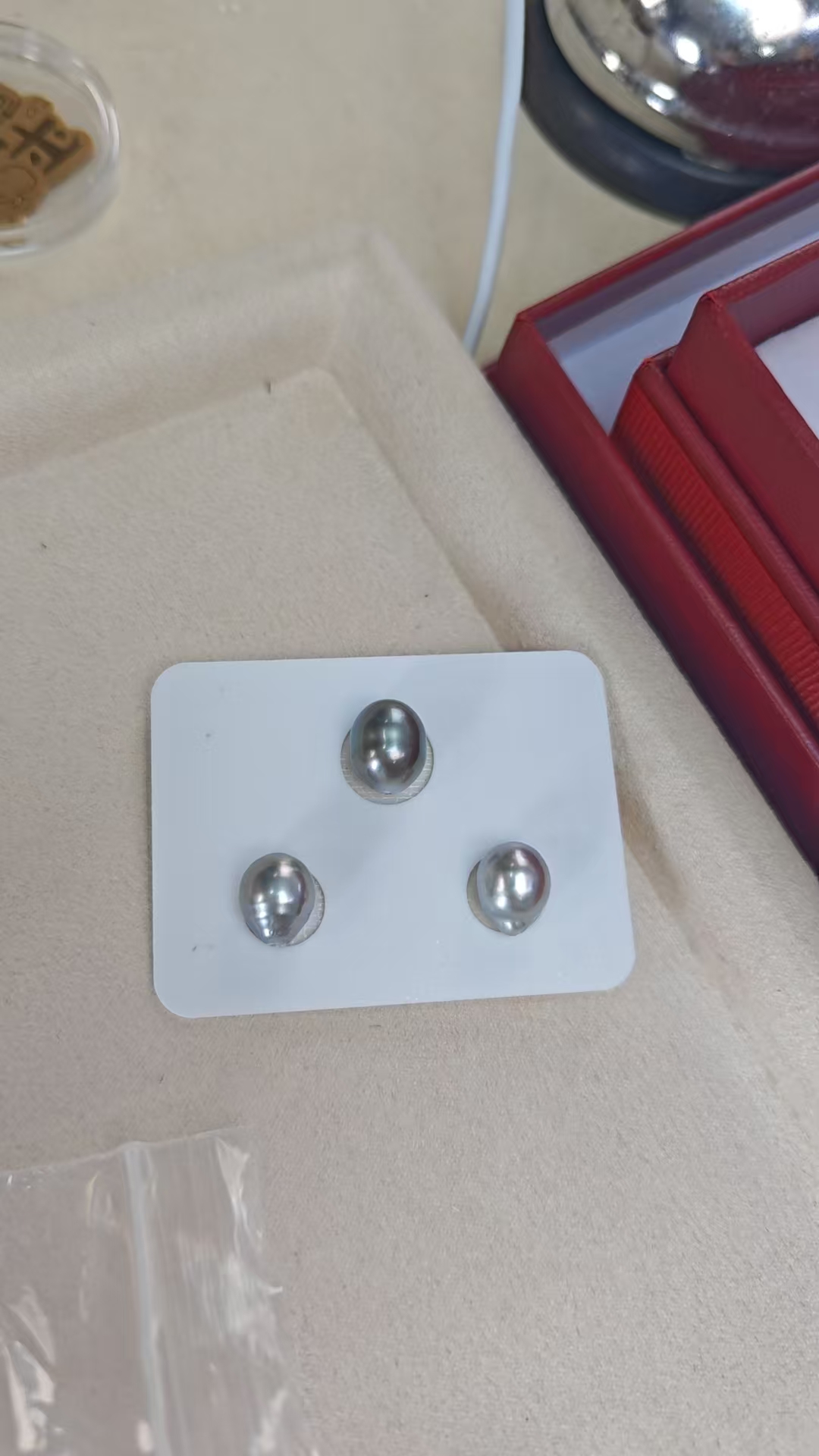 KT0010 pearl earrings