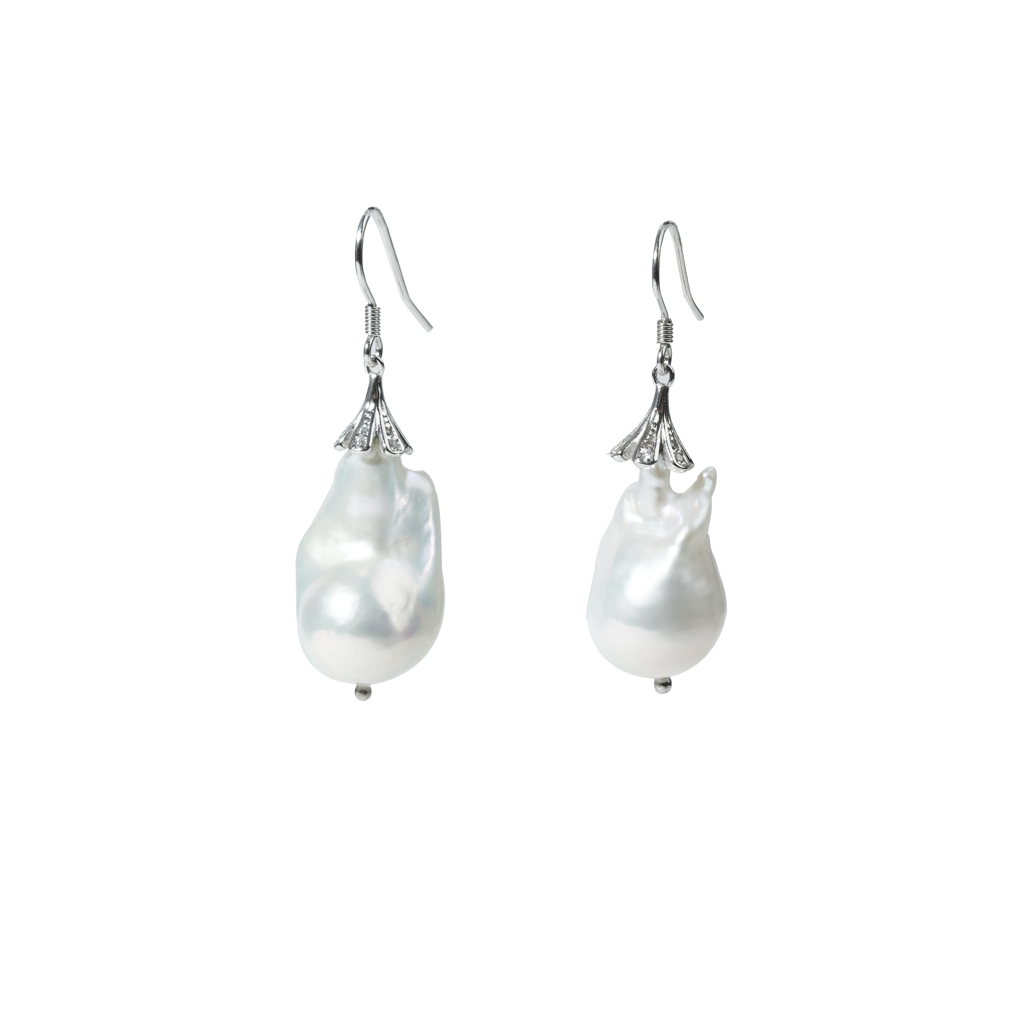 YE82 pearl earrings