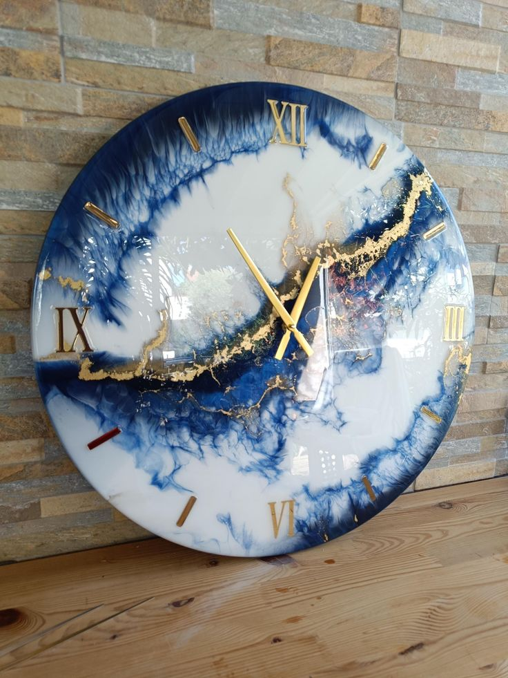 Classic Wooden and Resin Wall Clock for Unique Home Decor