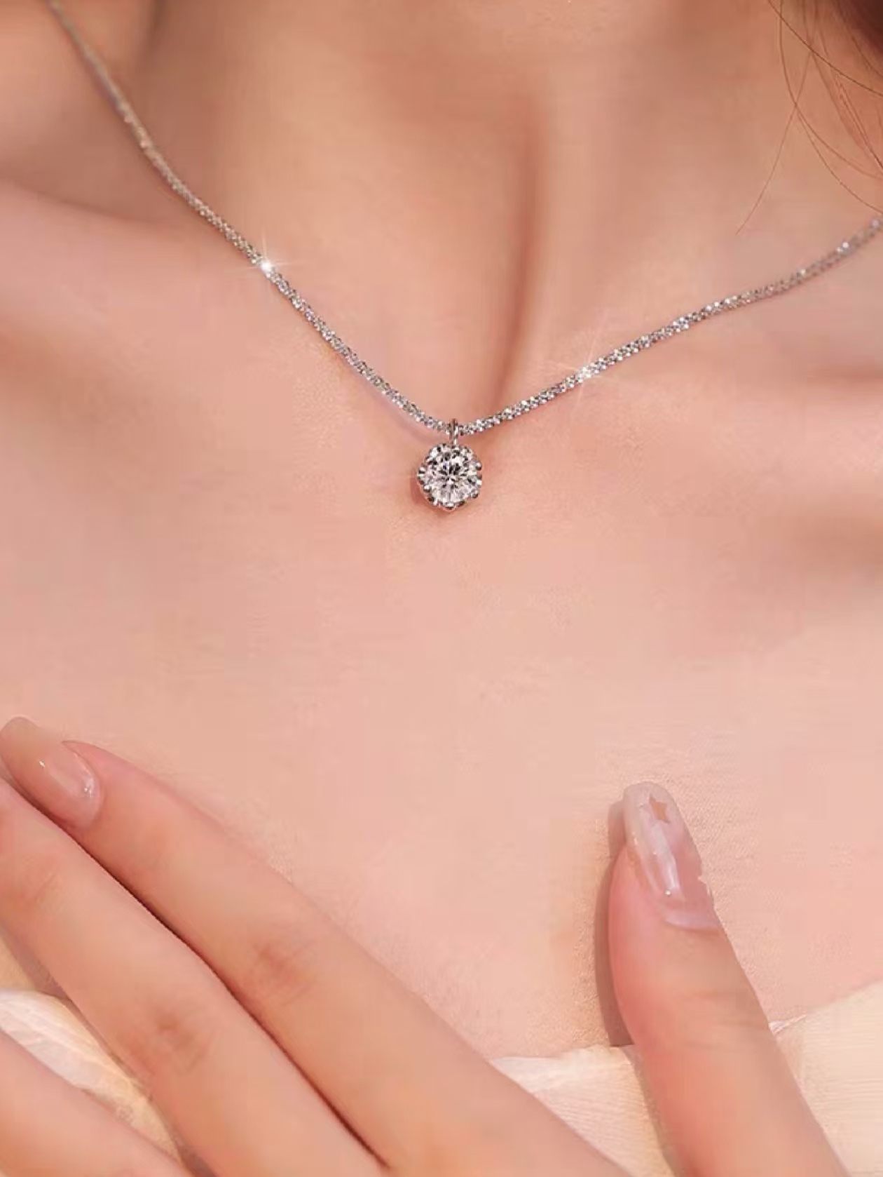 💎The meaning of moissanite necklace: The stars in the sky are not as bright as you.💎