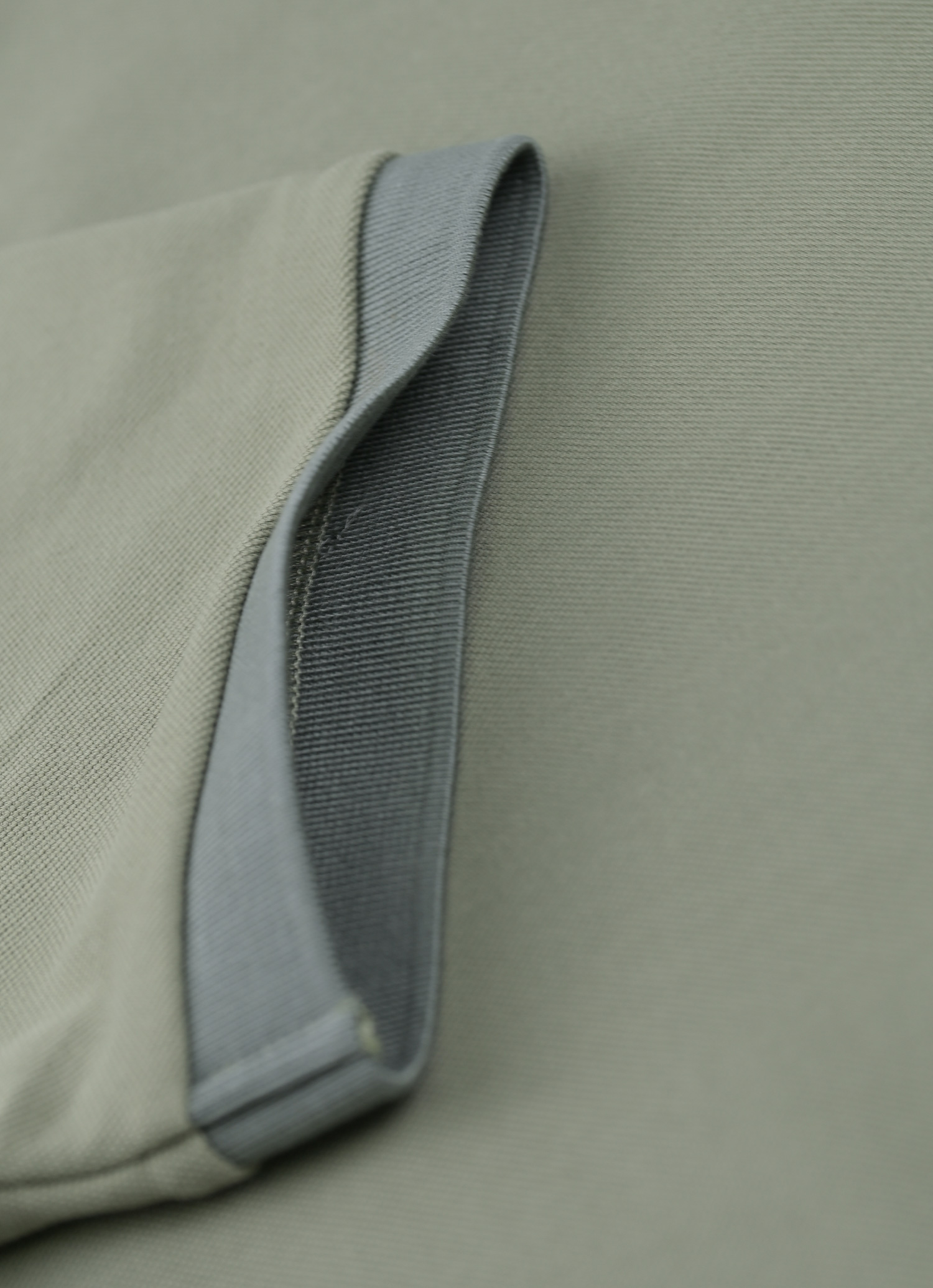 Contrast Trim V-Neck Polo-Penrtair