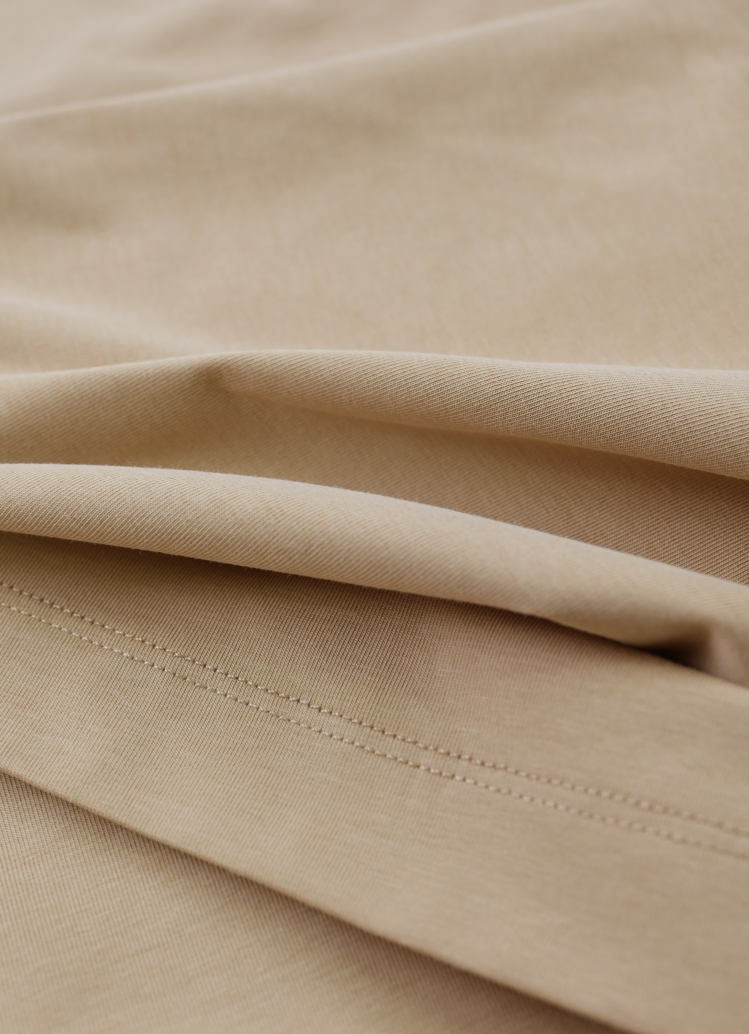 Buttoned Crewneck Tee-Penrtair