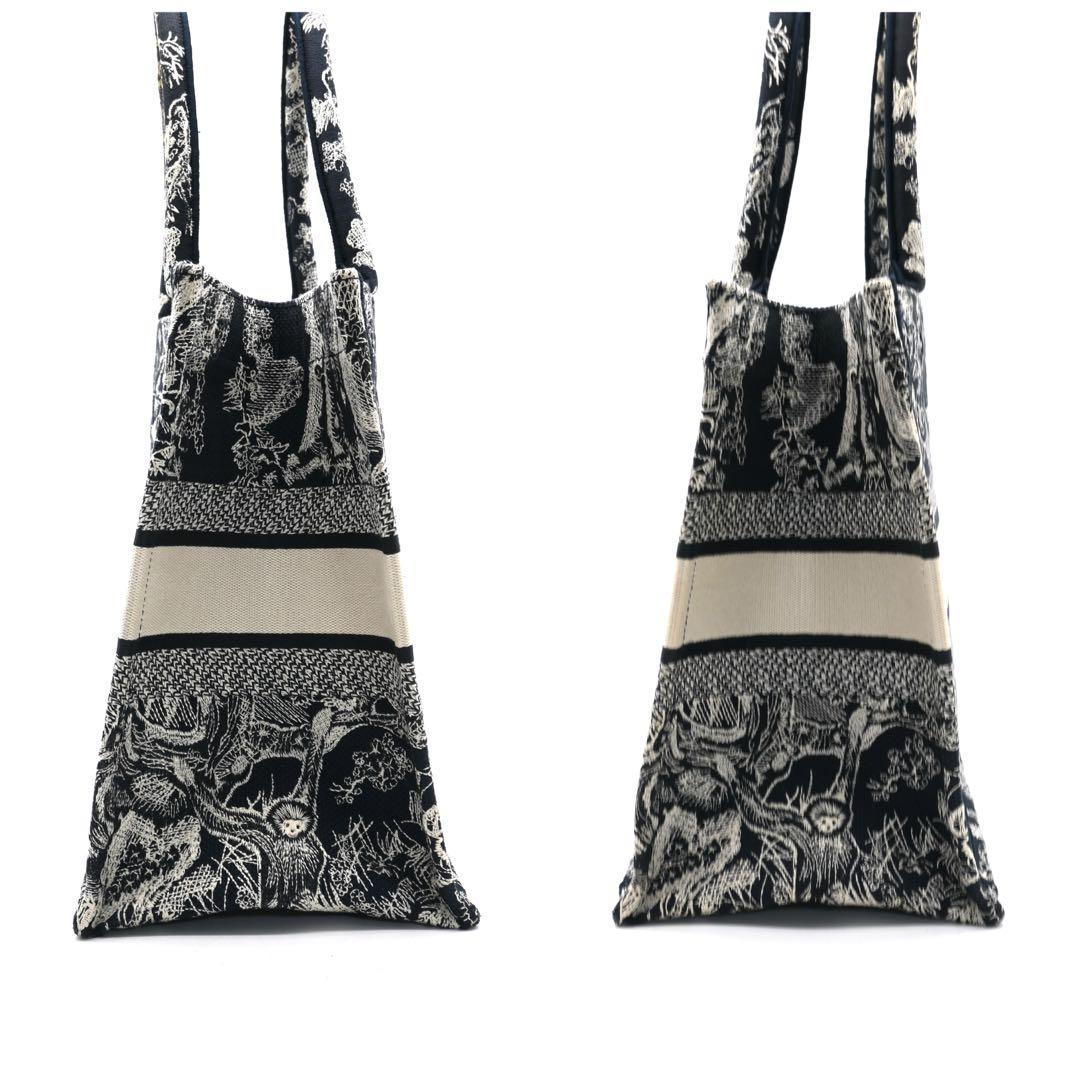 Dior Book Tote Medium Embroidery Navy