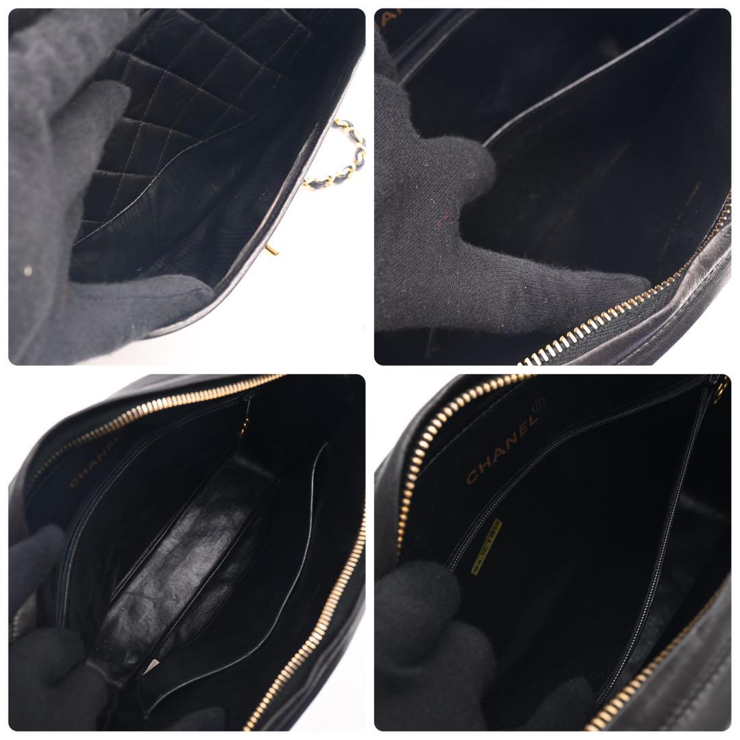 Chanel chain shoulder bag in black lambskin with turnlock strap