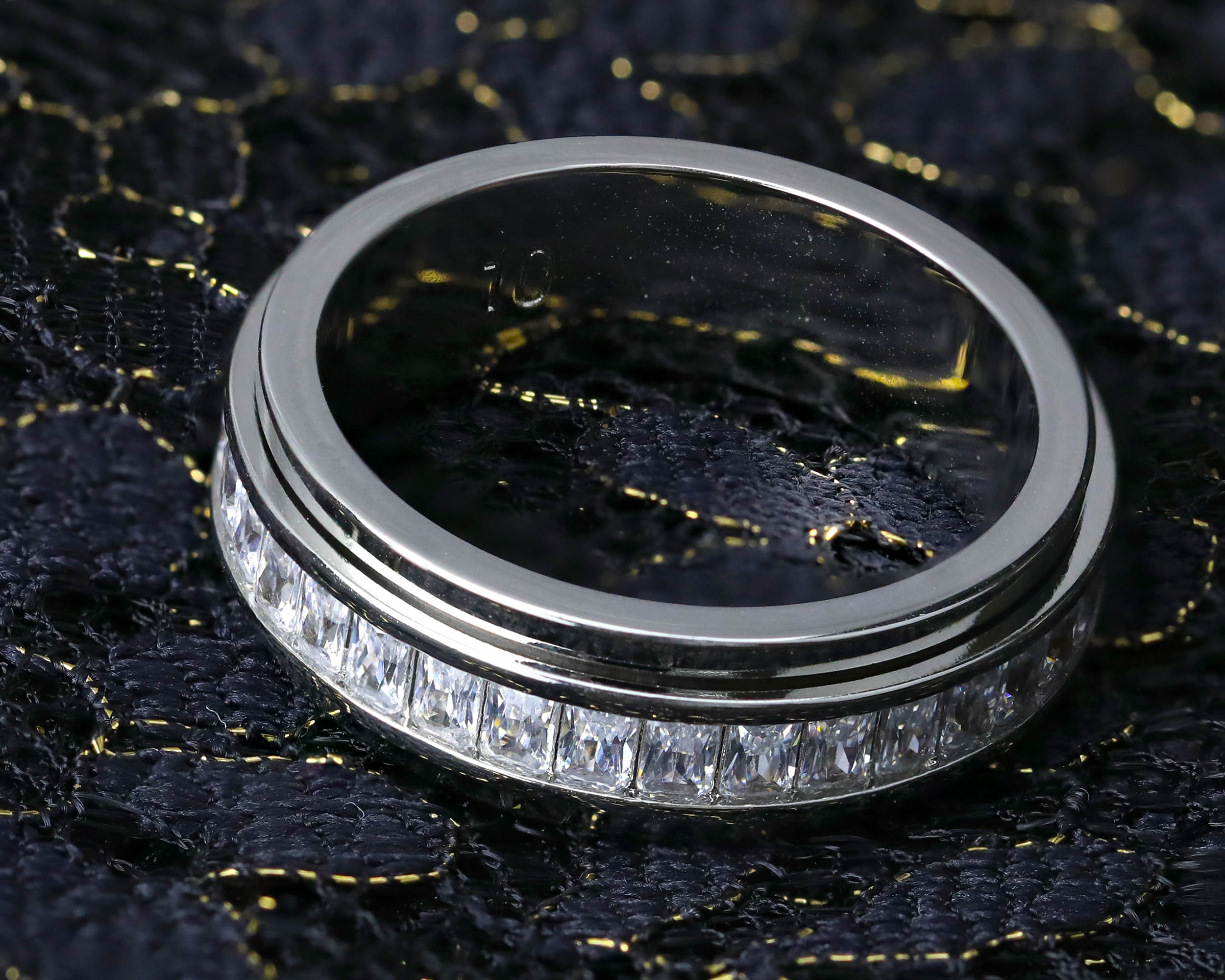 Mindfulness Meditation Spinner Ring: Stress Relief Moissanite Fidget in Titanium/Silver