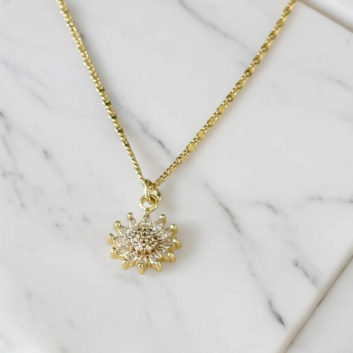 Lucia napraforgó nyaklánc