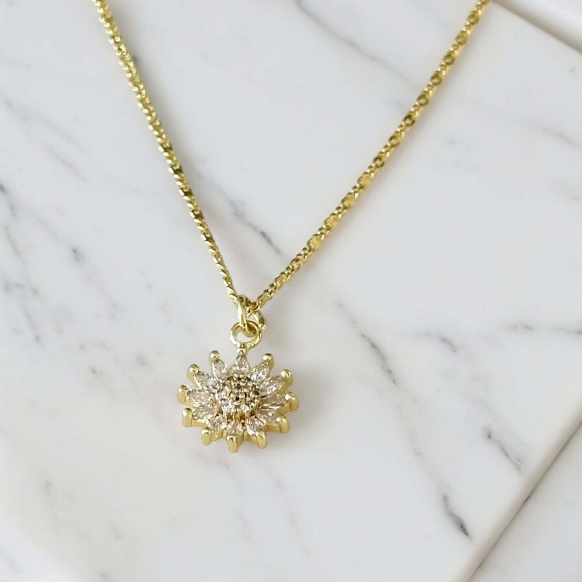 Lucia napraforgó nyaklánc