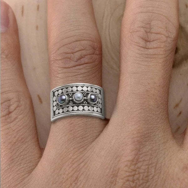 Háromköves gyöngy faragott geometrikus gyűrű