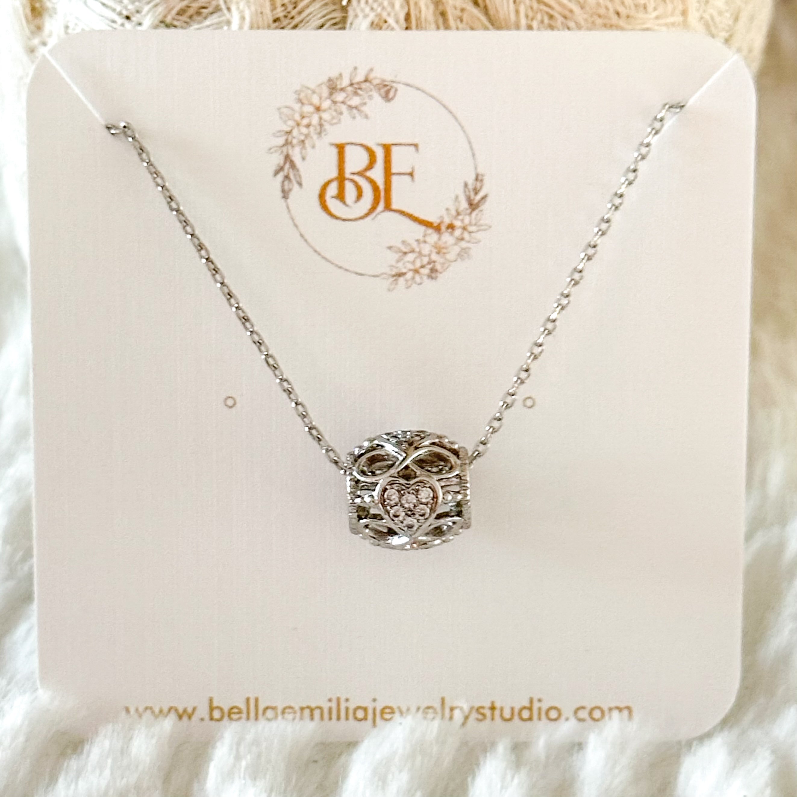 Karissa végtelen szív nyaklánc