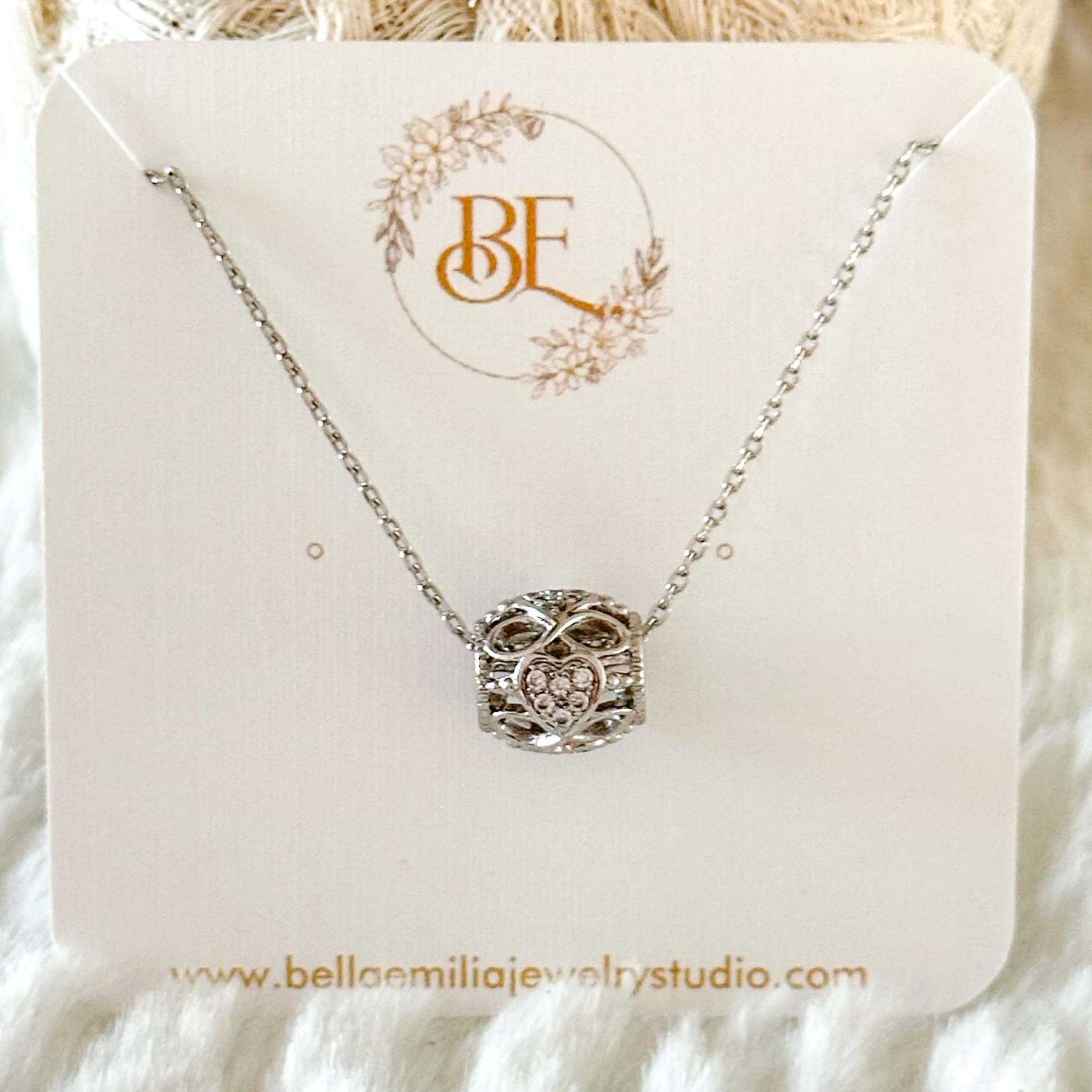 Karissa végtelen szív nyaklánc