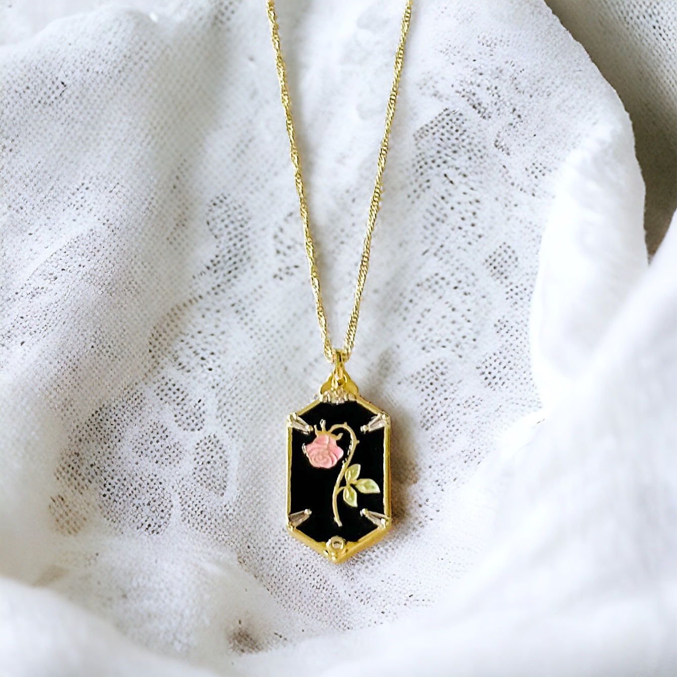 Rossina Hervadt Rózsa Nyaklánc