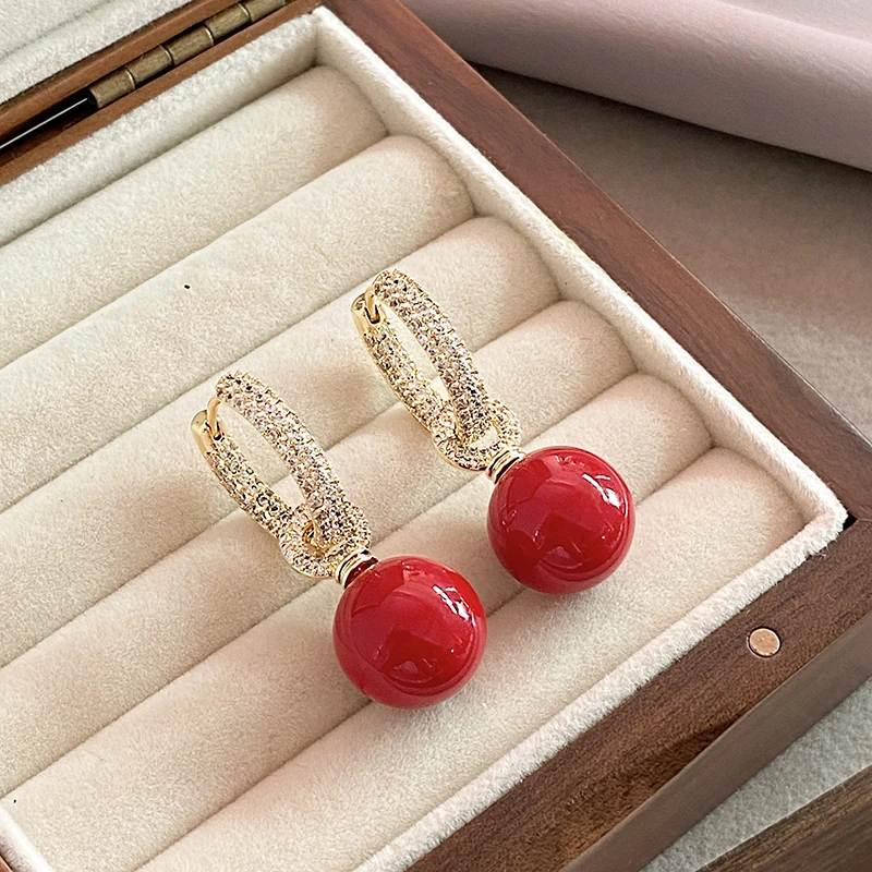 Piros gyöngy elegáns fülbevalók