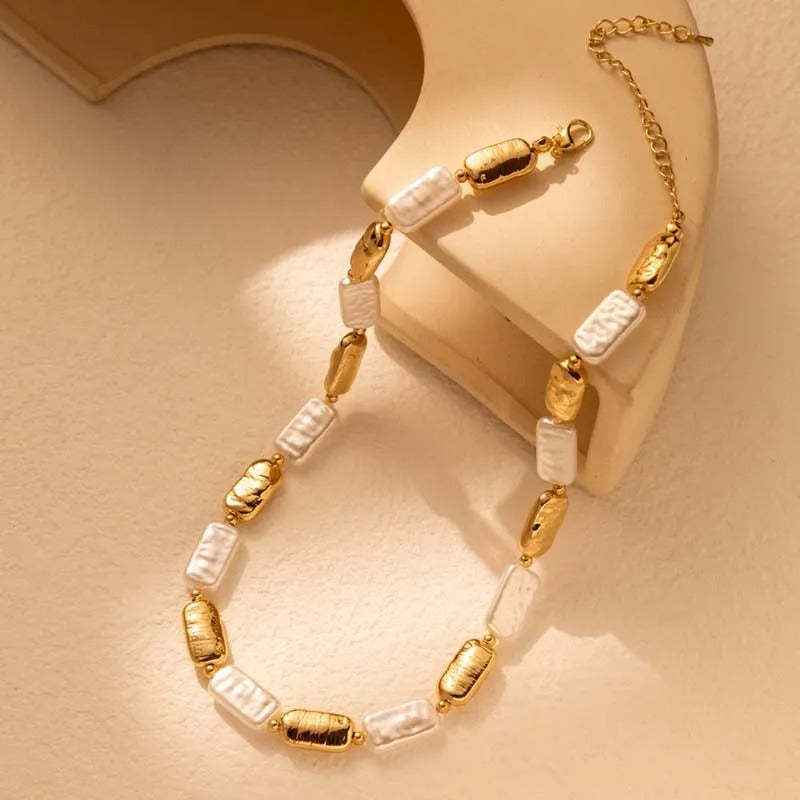 Vintage Aranyés Fehér Téglalap Alakú Gyöngyös Gyöngy Nyaklánc