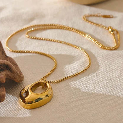 Arany Absztrakt ovális medál nyaklánc