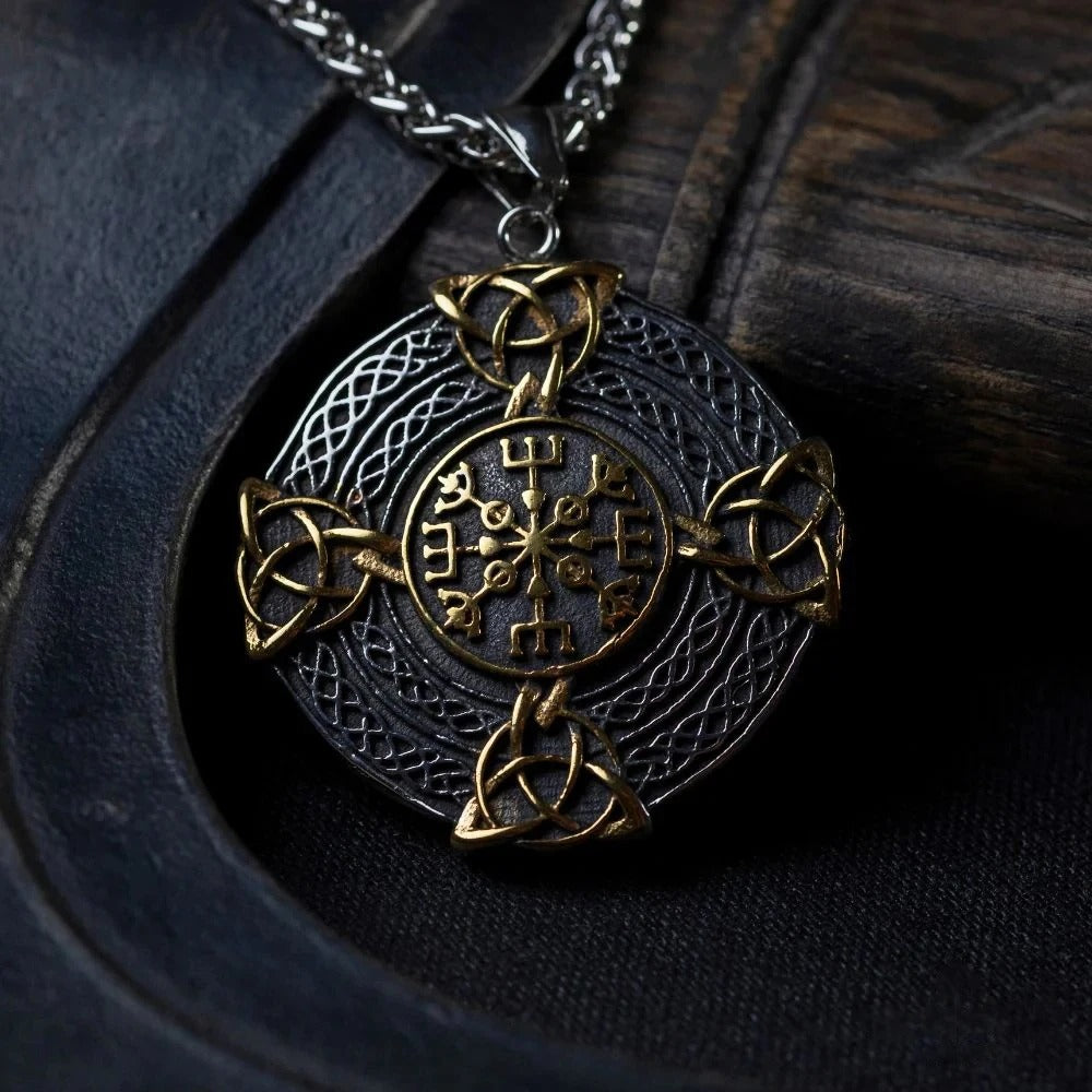 Arany és ezüst viking védelmi szimbólum nyaklánc