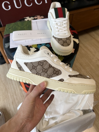 𝐆𝐮𝐜𝐜𝐢 𝐑𝐞-𝐖𝐞𝐛 As a sneaker made by Sabato De Sarno for Gucci