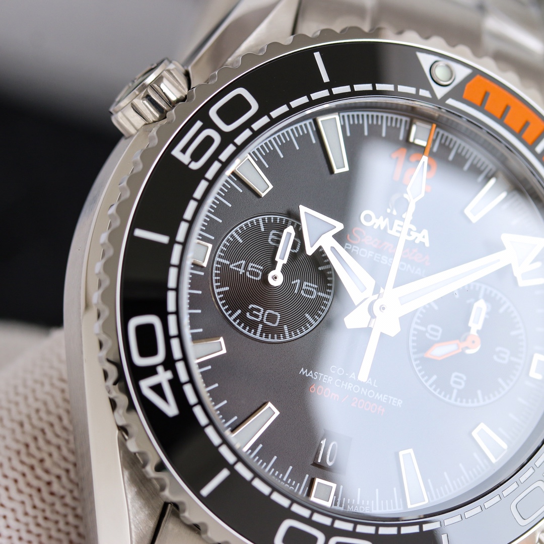 Omega Seamaster Universe 600m Men's Timer (45.5mm)