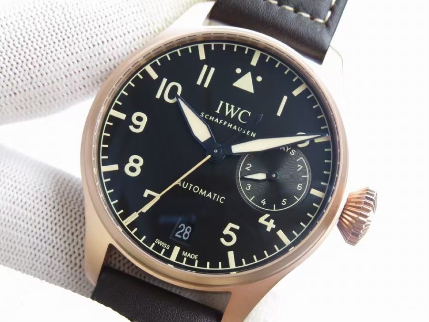 IWCTW2 This large pilot heritage watch is inspired by the iconic large pilot watch