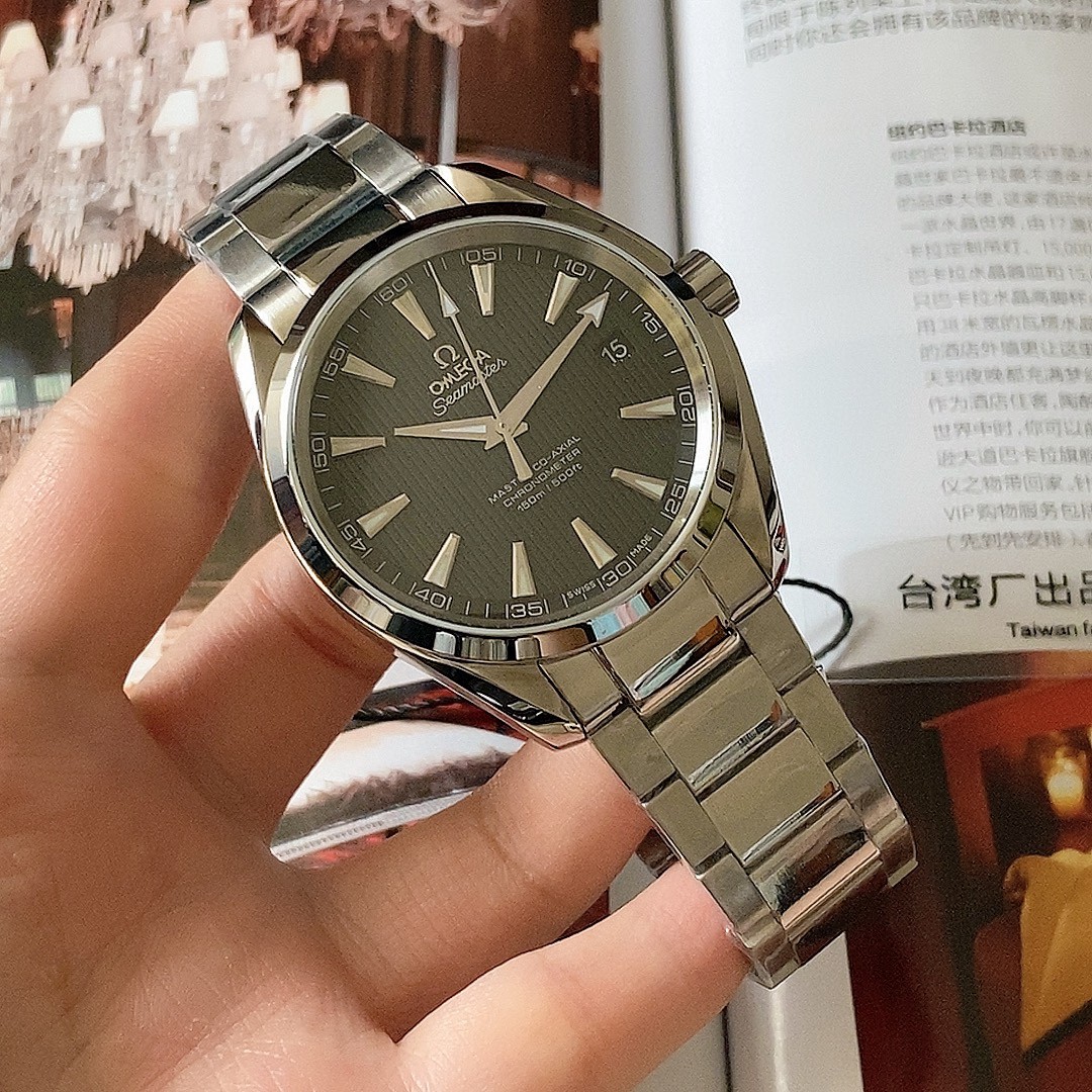 Omega Seahorse Series is a good match, both durable and durable