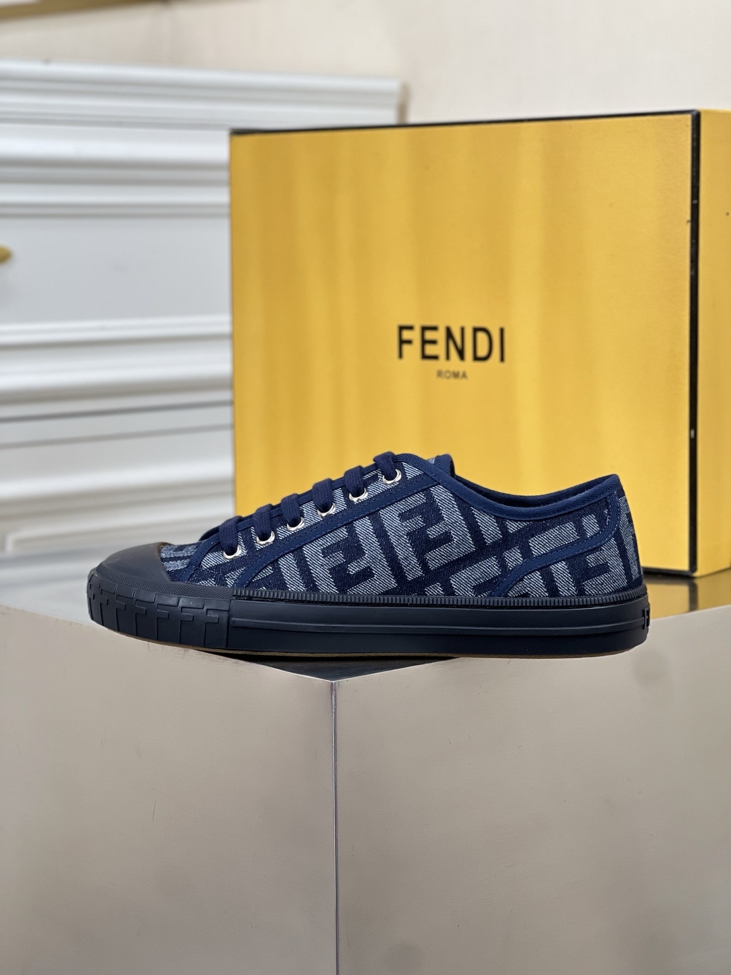 New product•• Fend* Domino👫Couple model Low-top canvas casual sneakers