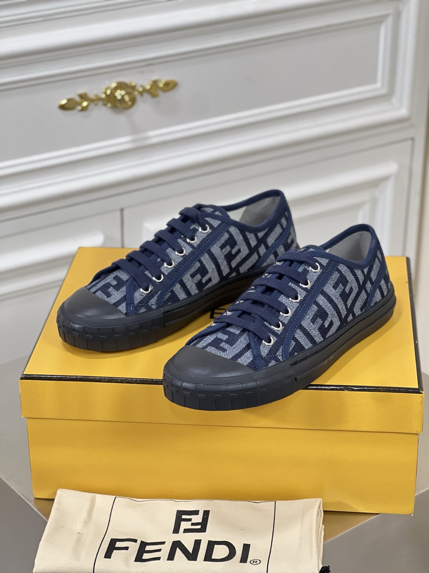 New product•• Fend* Domino👫Couple model Low-top canvas casual sneakers