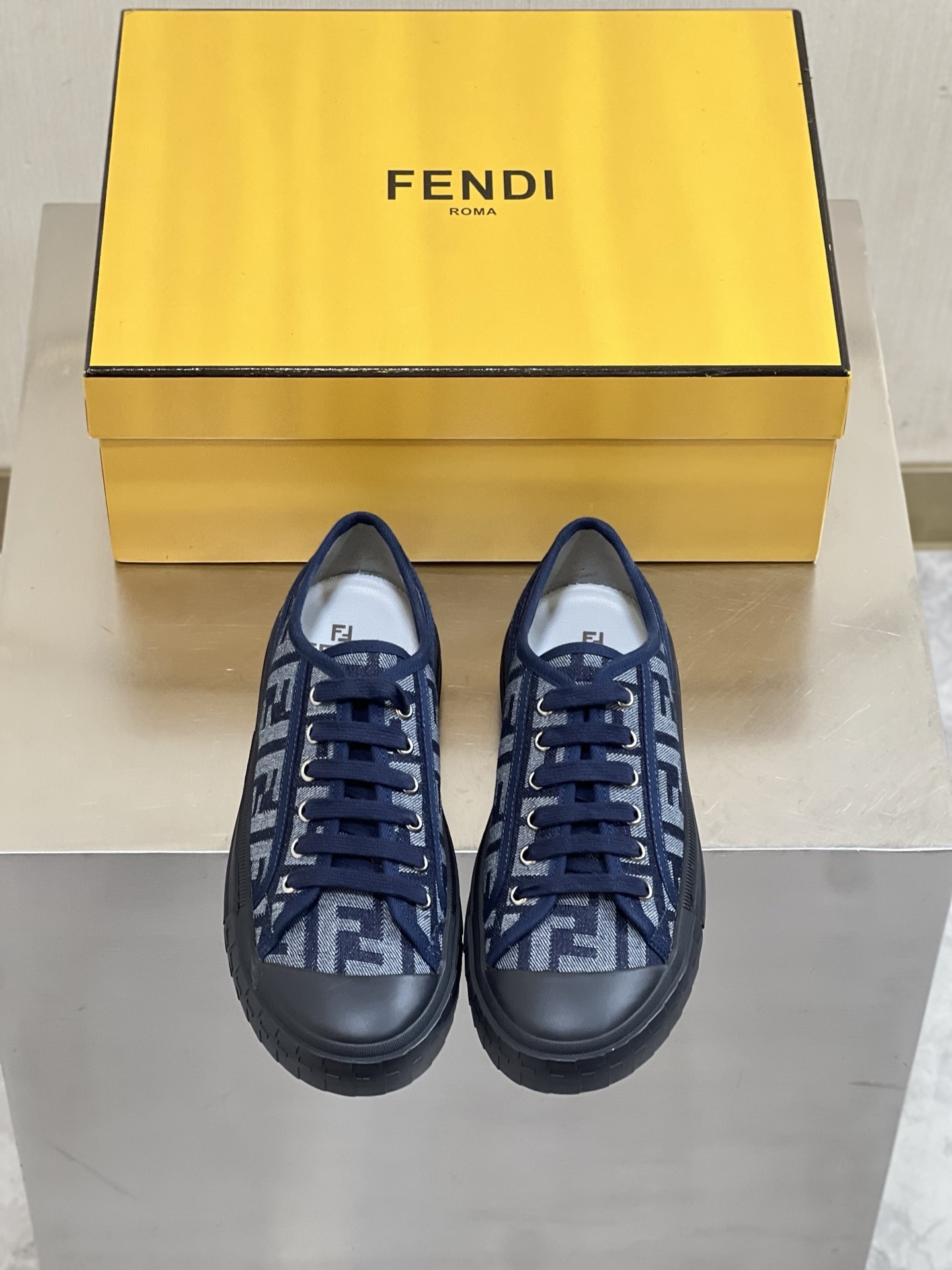 New product•• Fend* Domino👫Couple model Low-top canvas casual sneakers