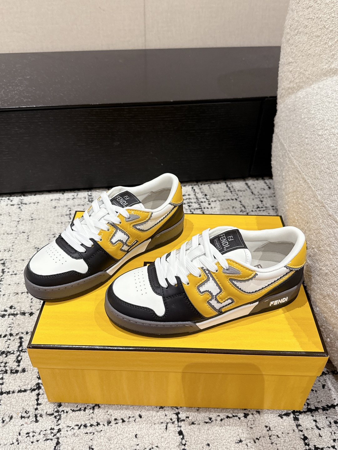 Fendi 25/ Latest match latest hot couple sports shoes