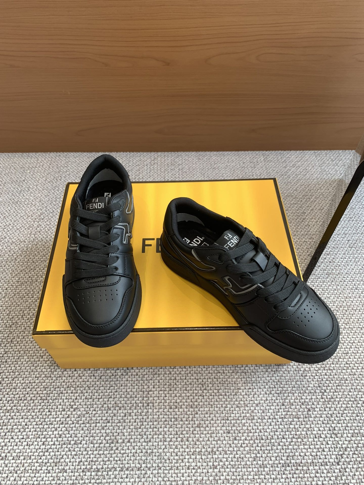 Fendi Fendi Board Shoes Casual Sports Shoes Couple Style👫